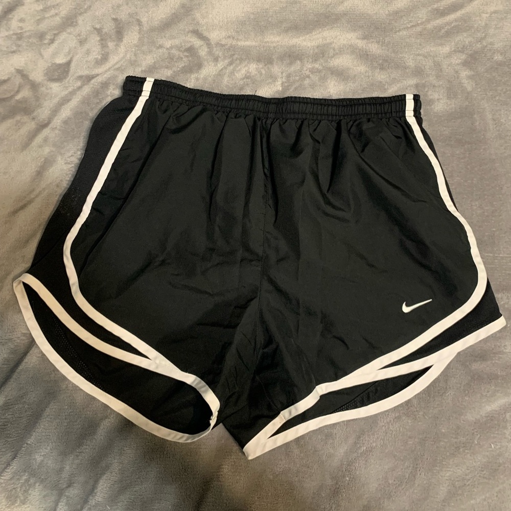 Black nike shorts